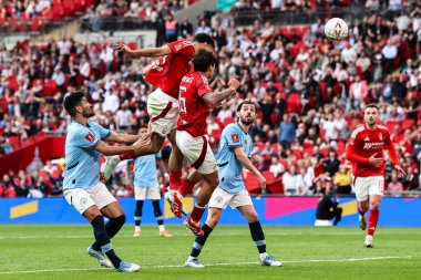 Nottingham Ormanı 'ndan Morgan Gibbs-White, 26 Nisan 2025' te İngiltere 'nin Wembley Stadyumu' ndaki Nottingham Forest 'a karşı Manchester City' de oynanan FA Cup yarı final maçında gol atma şansına sahip.