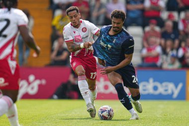 27 Nisan 2025 'te İngiltere' nin Stevenage Stadyumu 'nda Stevenage-Rotherham United maçında