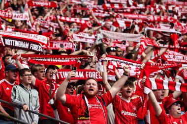 Nottingham Forest taraftarları Emirates FA Cup yarı final maçı öncesinde Nottingham Forest Manchester City 'ye karşı Wembley Stadyumu, Londra, 26 Nisan 2025