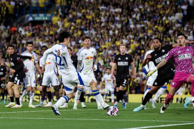 Leeds United takımından Ao Tanaka, 28 Nisan 2025 tarihinde İngiltere 'nin Leeds şehrinde oynanan ve Leeds United' ın Bristol City 'ye karşı oynadığı Sky Bet Şampiyonası maçında 1-0 yenilen golü kaydetti.
