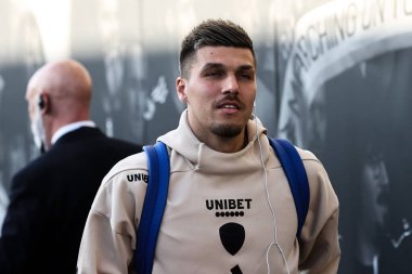 Leeds United takımından Jol Piroe, 28 Nisan 2025 'te Leeds' e karşı Bristol City 'de oynanan Sky Bet Şampiyonası karşılaşması öncesinde geldi.