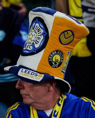 Leeds United taraftarları 28 Nisan 2025 tarihinde Leeds United ile Bristol City arasında oynanan Sky Bet Şampiyonası maçında Leeds Road, Leeds, İngiltere