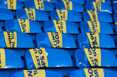 Leeds United, 28 Nisan 2025 'te Leeds Road, Leeds, İngiltere' de oynanan ve Bristol City 'ye karşı oynanan Sky Bet Şampiyonası' nın önündeki koltuklarda yer aldı.