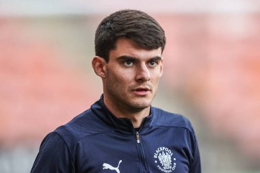 Blackpool 'dan Rob Apter, 30 Nisan 2025' te Blackpool, Bloomfield Road 'da oynanan Blackpool-Birmingham maçında maç öncesi ısınma turunda...