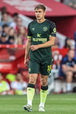 Brentford 'dan Yehor Yarmolyuk Premier Lig maçı sırasında Nottingham Forest, Brentford' a karşı City Ground, Nottingham, İngiltere, 30 Nisan 2025