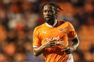 Blackpool takımından Joshua Onomah, Blackpool - Birmingham City maçında 30 Nisan 2025 'te Bloomfield Road, Blackpool' da karşılaştı.