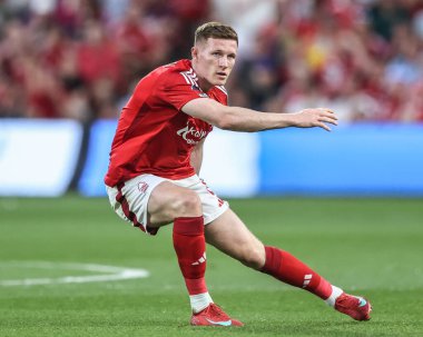 Nottingham Ormanı 'ndan Elliot Anderson Premier League maçı sırasında Nottingham Forest, Brentford' a karşı City Ground, Nottingham, İngiltere, 30 Nisan 2025