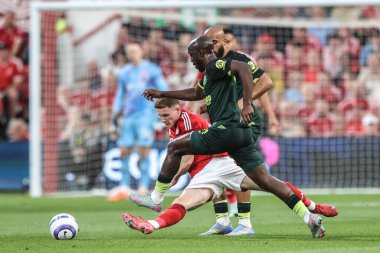 Nottingham Ormanı 'ndan Ryan Yates, Nottingham Ormanı' ndan Yoane Wissa 'ya 30 Nisan 2025' te Nottingham Forest 'ın Brentford' a karşı oynadığı Premier League maçında faul yaptı.