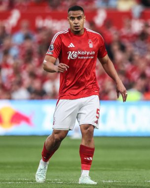 Nottingham Ormanı 'ndan Murillo Premier Lig maçı sırasında Nottingham Forest, Brentford' a karşı City Ground, Nottingham, İngiltere, 30 Nisan 2025