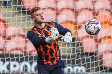 Blackpool 'dan Mackenzie Chapman, 30 Nisan 2025' te Blackpool, İngiltere 'deki Bloomfield Road' da oynanan Blackpool-Birmingham maçı sırasında oynanan maç öncesi ısınma maçında