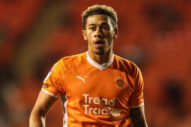 Blackpool takımından Jordan Lawrence-Gabriel, Blackpool - Birmingham City maçında 30 Nisan 2025 'te Bloomfield Road, Blackpool' da karşılaştı.