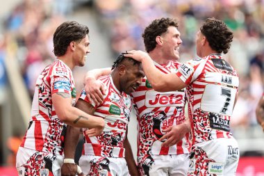 Leigh Leoparları 'ndan Edwin Ipape, 3 Mayıs 202' de St. James 's Park, Newcastle, İngiltere' de oynanan Betfred Magic Weekend 2025 karşılaşmasında denemesini kutluyor.