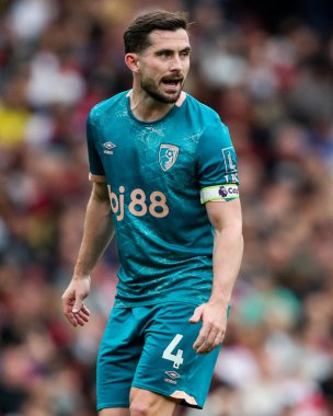 AFC Bournemouth takımına 3 Mayıs 2025 'te Emirates Stadyumu' nda oynanan Premier League maçında Arsenal ve Bournemouth maçında talimat verdi.