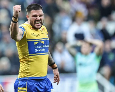 Manchester United takımından Patrick Dorgu, Manchester United 'ın 8 Mayıs 2025 tarihinde Old Trafford, Manchester, İngiltere' de oynadığı Manchester United ile oynadığı yarı final maçında