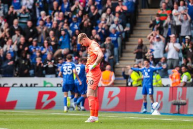 Aaron Ramsdale Southampton kalecisi Premier League maçında üzgün görünüyor. Leicester City, King Power Stadyumu 'nda Southampton' a karşı, 3 Mayıs 2025