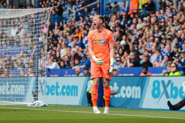 Aaron Ramsdale Southampton kalecisi Premier League maçında Leicester City ile Southampton arasında King Power Stadyumu, Leicester, İngiltere, 3 Mayıs 2025 'te oynanan karşılaşmada tepki gösterdi.