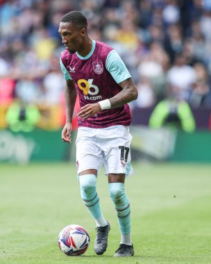 Burnley 'den Jaidon Anthony 3 Mayıs 2025' te Burnley 'e karşı Turf Moor, Burnley, İngiltere' de oynanan Gökyüzü İddia Şampiyonası karşılaşmasında