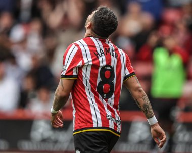 Sheffield United takımından Gustavo Hamer, 3 Mayıs 2025 'te Bramall Lane, Sheffield, İngiltere' de oynanan ve Sheffield United 'ın Blackburn Rovers' a karşı oynadığı maçta attığı golü kaçırdı.