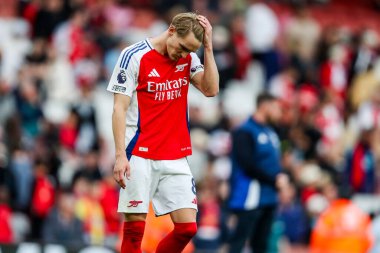 Arsenal 'den Martin Odegaard, takımların 3 Mayıs 2025' te Emirates Stadyumu 'nda oynanan Premier League maçının ardından yenilgiye uğramış gibi görünüyor.