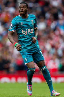 AFC Bournemouth takımından Dango Ouattara, 3 Mayıs 2025 tarihinde Emirates Stadyumu 'nda oynanan Premier League maçında Arsenal ve Bournemouth maçında görev başında.