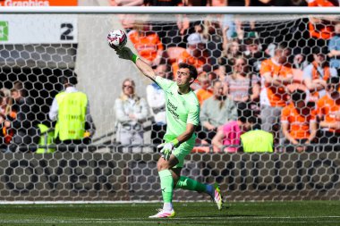 Blackpool takımından Harry Tyrer 3 Mayıs 2025 'te Bloomfield Road, Blackpool' da oynanan Blackpool-Bristol maçında