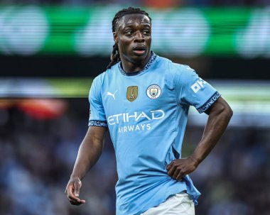 Manchester City 'den Jrmy Doku Premier League maçı sırasında Manchester City ile Wolverhampton Wanderers arasında Etihad Stadyumu, Manchester, İngiltere, 2 Mayıs 2025