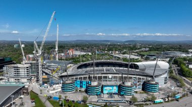 Etihad Stadyumu 'nun ve Kuzey Standı' nın Premier League maçı sırasında Manchester City ile Wolverhampton Wanderers 'ın Etihad Stadyumu' nda karşılaşması, 2 Mayıs 2025