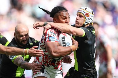 Leigh Leoparları 'ndan Tesi Niu, Betfred Magic Weekend 2025 karşılaşmasında Katalan Ejderhaları Tho Fages tarafından St. James' s Park, Newcastle, İngiltere 'de 3 Mayıs 2025' te oynanan Leigh Leopards - Catalans Dragons maçında yenildi.