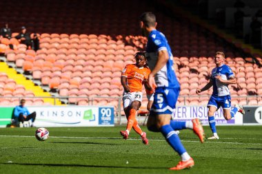 Blackpool 'dan Niall Ennis, 3 Mayıs 2025' te Bloomfield Road, Blackpool 'da oynanan Blackpool-Bristol Rover maçında 3-1 berabere kaldı.