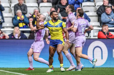 Wigan Warriors 'dan Jake Wardle, Betfred Magic Weekend 2025 Wigan Warriors vs Warrington Wolves maçında 4 Mayıs 2025' te St.James 's Park, Newcastle' da denemesini kutluyor.