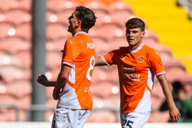 Blackpool 'dan Albie Morgan, 3 Mayıs 2025' te Bloomfield Road, Blackpool 'da oynanan Blackpool-Bristol Rover maçında 2-1 kazanma hedefini kutluyor.