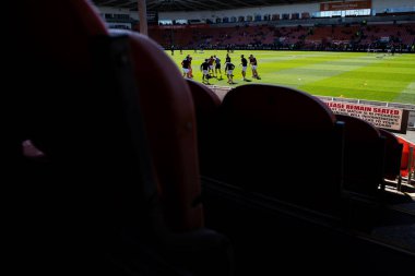 Blackpool oyuncuları, 3 Mayıs 2025 'te Bloomfield Road, Blackpool' da oynanan Blackpool-Bristol Rover maçı öncesinde oynanan maç öncesi ısınma maçında