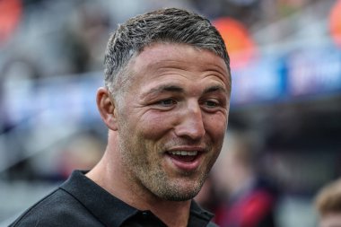 Sam Burgess Warrington Wolves 'un baş antrenörü Betfred Magic Weekend 2025 maçında Wigan Warriors, Warrington Wolves' a karşı St. James 's Park, Newcastle, İngiltere, 4 Mayıs 2025