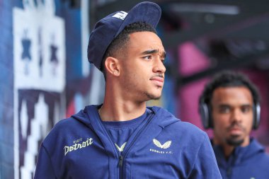 Burnley 'den Aaron Ramsey, 3 Mayıs 2025' te Burnley ile Millwall arasında oynanan Turf Moor, Burnley, Birleşik Krallık 'ta Sky Bet Şampiyonası karşılaşması öncesinde sahaya çıktı.