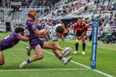 Hull FC 'den Lewis Martin, Betfred Magic Weekend 2025 maçında Huddersfield Giants, Hull FC' ye karşı St. James 's Park, Newcastle, İngiltere, 4 Mayıs 2025