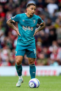 AFC Bournemouth takımından Marcus Tavernier, 3 Mayıs 2025 'te Emirates Stadyumu' nda oynanan Premier League karşılaşmasında tepki gösterdi.