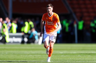 Blackpool takımından Jake Beesley 3 Mayıs 2025 'te Bloomfield Road, Blackpool' da oynanan Blackpool-Bristol maçında