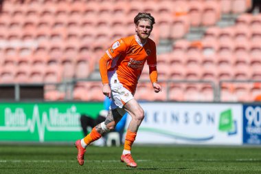 Blackpool takımından Hayden Coulson 3 Mayıs 2025 'te Bloomfield Road, Blackpool' da oynanan Blackpool-Bristol maçında