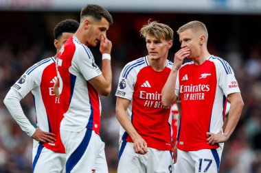 Martin Odegaard, İngiltere 'nin başkenti Londra' daki Emirates Stadyumu 'nda oynanan Premier League maçında Arsenal ve Bournemouth maçında Arsenal' den Oleksandr Zinchenko ile konuştu.