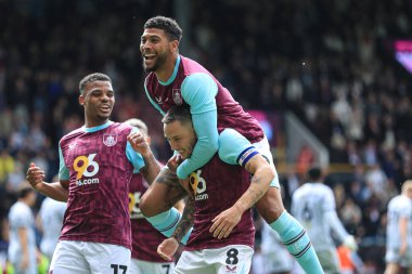 Burnley 'den Josh Brownhill, 3 Mayıs 2025' te Burnley 'nin Millwall' a karşı oynadığı Sky Bet Şampiyonası maçında 3-1 'lik galibiyet golünü kutluyor.
