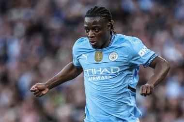 Manchester City 'den Jrmy Doku Premier League maçı sırasında Manchester City ile Wolverhampton Wanderers arasında Etihad Stadyumu, Manchester, İngiltere, 2 Mayıs 2025