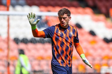Blackpool 'dan Harry Tyrer, 3 Mayıs 2025' te Blackpool, İngiltere 'deki Bloomfield Road' da oynanan Blackpool-Bristol Rover maçında Sky Bet 1 'in önündeki ısınma maçında...