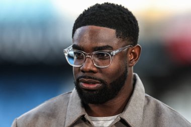 Micah Richards Premier Lig maçı sırasında Manchester City ile Wolverhampton Wanderers arasında Etihad Stadyumu, Manchester, İngiltere, 2 Mayıs 2025