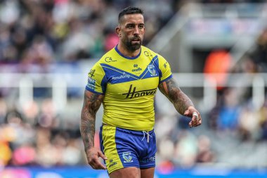 Warrington Wolves 'dan Paul Vaughan Betfred Magic Weekend 2025 maçında Wigan Warriors, Warrington Wolves' a karşı St. James 's Park, Newcastle, İngiltere, 4 Mayıs 2025