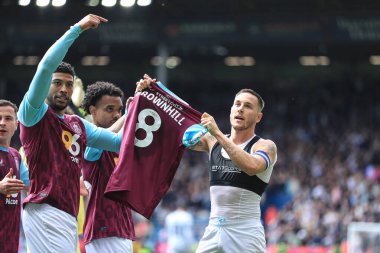 Burnley 'den Josh Brownhill, 3 Mayıs 2025' te Burnley 'nin Millwall' a karşı oynadığı Sky Bet Şampiyonası maçında 3-1 'lik galibiyet golünü kutluyor.