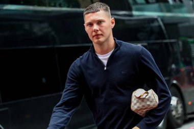 Brentford 'dan Hakon Valdimarsson, Premier League karşılaşması öncesinde Gtech Community Stadyumu' na geldi. Brentford, Manchester United 'a karşı Gtech Community Stadyumu, Londra, 4 Mayıs 2025