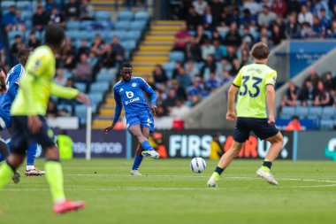 Leicester City 'den Wilfred Ndidi, 3 Mayıs 2025' te King Power Stadyumu 'nda Leicester City ile Southampton arasındaki Premier League maçında pas attı.
