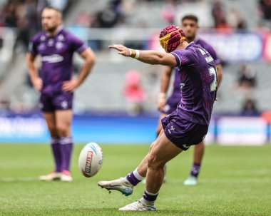 Hull FC 'den Ryan Westerman, Betfred Magic Weekend 2025 maçında Huddersfield Giants' a karşı Hull FC 'de 4 Mayıs 2025' te St. James 's Park, Newcastle' da penaltı attı.