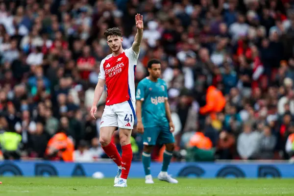 Arsenal 'den Declan Rice, 3 Mayıs 2025' te Londra 'daki Emirates Stadyumu' nda oynanan Premier League maçında 1-0 'lık galibiyet golünü kutluyor.