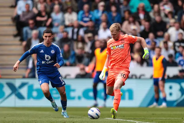 Aaron Ramsdale Southampton Premier League maçında kaleci Leicester City ile Southampton maçı sırasında King Power Stadyumu, Leicester, İngiltere, 3 Mayıs 2025